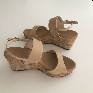 UGG(R) Platform Wedge
